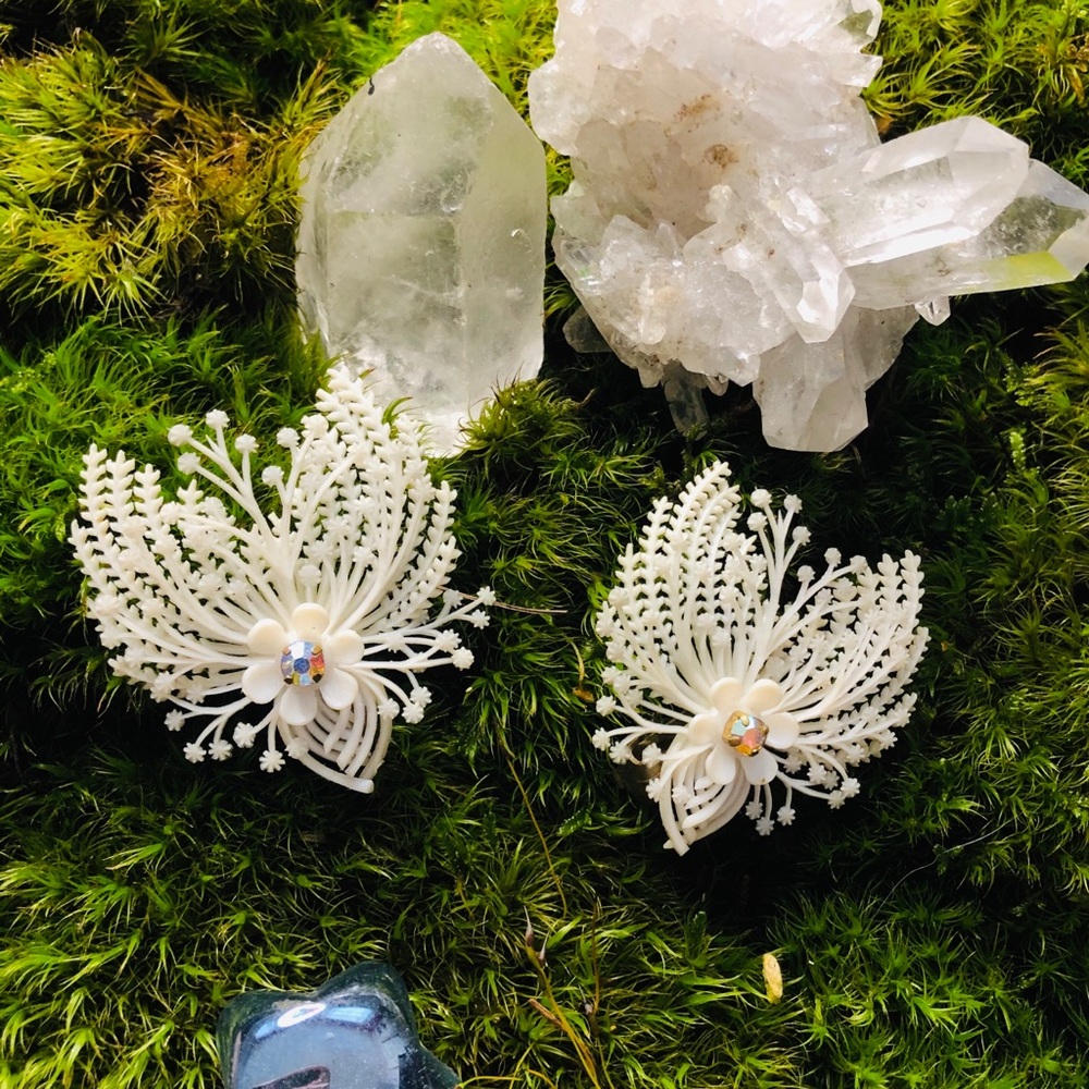 1960s Flower Power Earrings